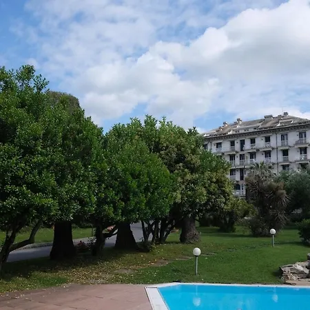 Apartman Nervi, Sea View *